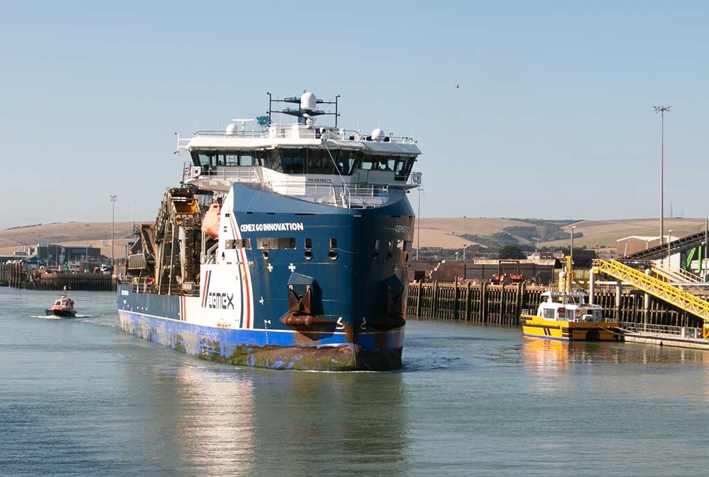 Innovation ship leaving port